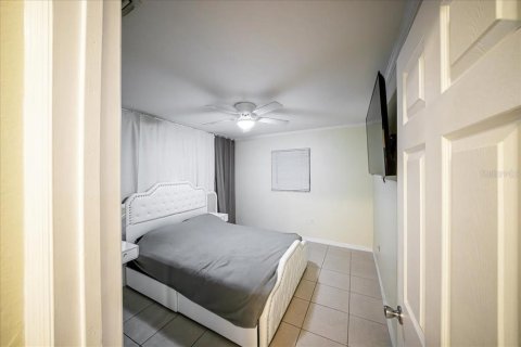 Купить коммерческую недвижимость в Норт-Порт, Флорида 4 спальни, 147.25м2, № 2377646 - фото 23