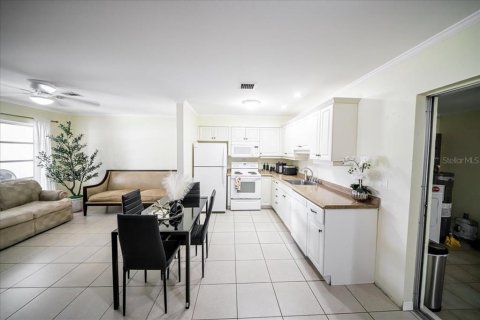 Купить коммерческую недвижимость в Норт-Порт, Флорида 4 спальни, 147.25м2, № 2377646 - фото 10