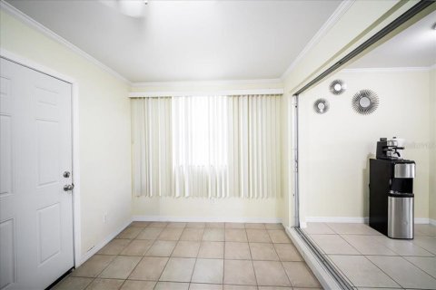 Купить коммерческую недвижимость в Норт-Порт, Флорида 4 спальни, 147.25м2, № 2377646 - фото 17