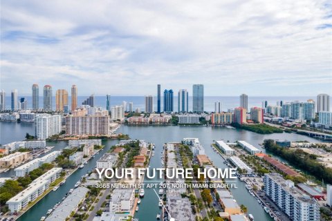 Кондоминиум с 1 спальней в Норт-Майами-Бич, Флорида № 1996556