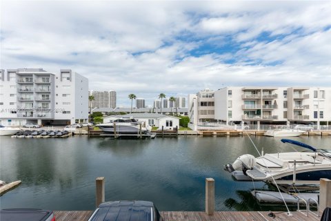 Купить кондоминиум в Норт-Майами-Бич, Флорида 1 спальня, 69.68м2, № 1996556 - фото 9