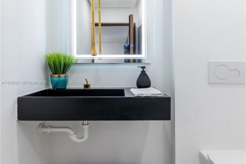 Купить кондоминиум в Норт-Майами-Бич, Флорида 1 спальня, 69.68м2, № 1996556 - фото 21