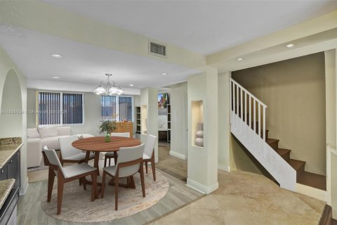 Купить кондоминиум в Хайалиа, Флорида 3 спальни, 186.73м2, № 1965823 - фото 8