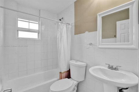 Купить кондоминиум в Хайалиа, Флорида 3 спальни, 186.73м2, № 1965823 - фото 23