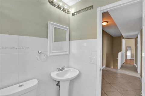 Купить кондоминиум в Хайалиа, Флорида 3 спальни, 186.73м2, № 1965823 - фото 24