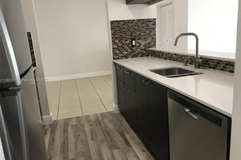 Condominio en venta en Miami, Florida, 2 dormitorios, 82.78 m2 № 1892117 - foto 3