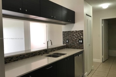 Condominio en venta en Miami, Florida, 2 dormitorios, 82.78 m2 № 1892117 - foto 5