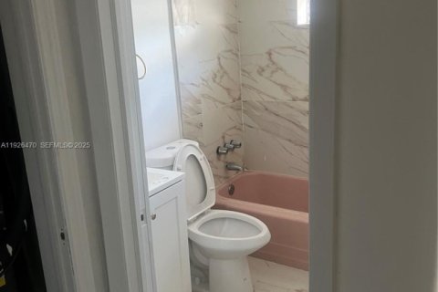 Villa ou maison à louer à West Park, Floride: 3 chambres, 102.56 m2 № 1986411 - photo 4