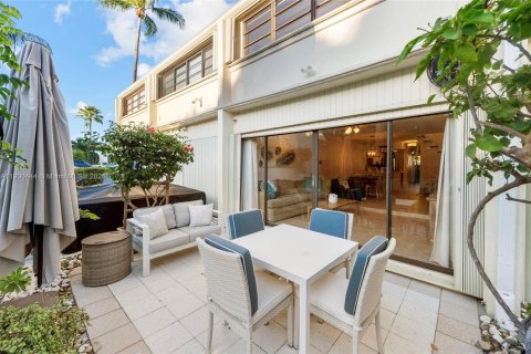 House in Islamorada, Village of Islands, Florida 2 bedrooms, 126.81 sq.m. № 1953305 - photo 21