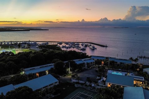 House in Islamorada, Village of Islands, Florida 2 bedrooms, 126.81 sq.m. № 1953305 - photo 30