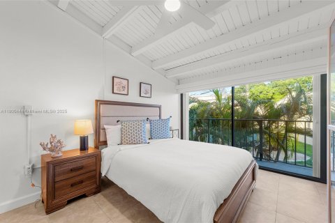 House in Islamorada, Village of Islands, Florida 2 bedrooms, 126.81 sq.m. № 1953305 - photo 19
