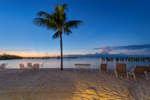 House in Islamorada, Village of Islands, Florida 2 bedrooms, 126.81 sq.m. № 1953305 - photo 26