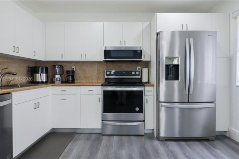 Купить таунхаус в Майами, Флорида 3 спальни, 140.28м2, № 2006879 - фото 8