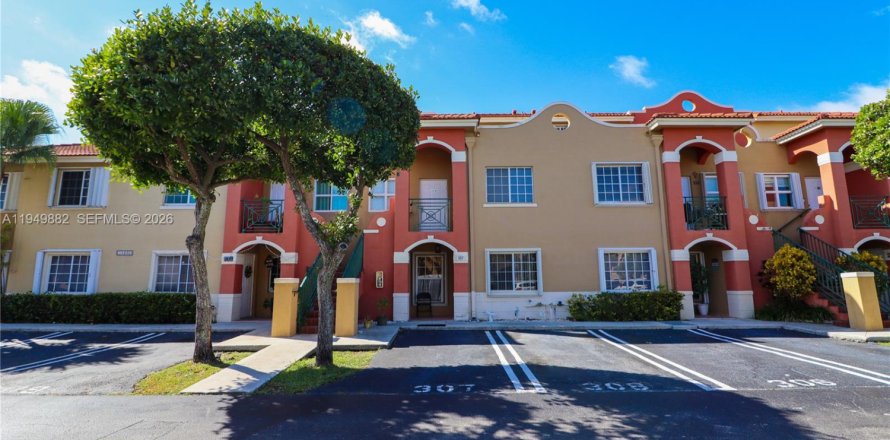 Таунхаус в Майами, Флорида 3 спальни, 140.28м2 № 2006879