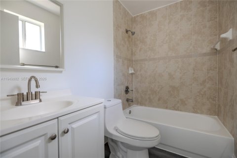 Купить таунхаус в Майами, Флорида 3 спальни, 140.28м2, № 2006879 - фото 16