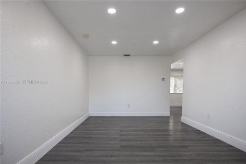 Купить таунхаус в Майами, Флорида 3 спальни, 140.28м2, № 2006879 - фото 3