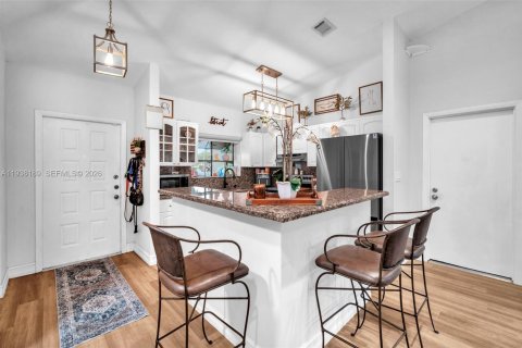 Touwnhouse à vendre à Tamarac, Floride: 2 chambres, 110.93 m2 № 1995934 - photo 5