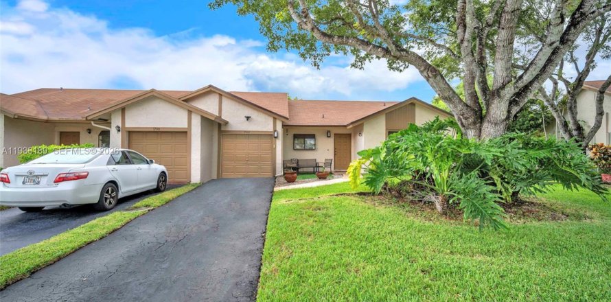 Touwnhouse à Tamarac, Floride 2 chambres, 110.93 m2 № 1995934