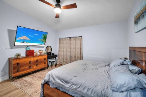 Touwnhouse à vendre à Tamarac, Floride: 2 chambres, 110.93 m2 № 1995934 - photo 12