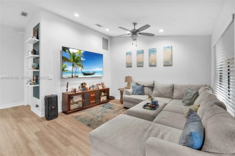 Touwnhouse à vendre à Tamarac, Floride: 2 chambres, 110.93 m2 № 1995934 - photo 9