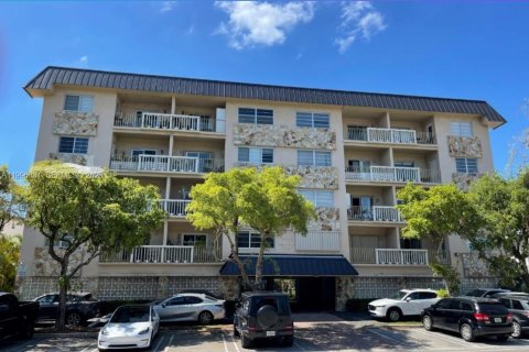 Copropriété à louer à Bay Harbor Islands, Floride: 2 chambres, 95.69 m2 № 2252708 - photo 5