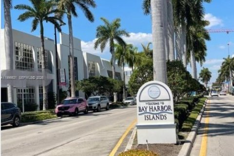 Copropriété à louer à Bay Harbor Islands, Floride: 2 chambres, 95.69 m2 № 2252708 - photo 4