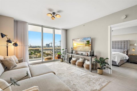 Condo in Surfside, Florida, 2 bedrooms  № 1864256 - photo 8