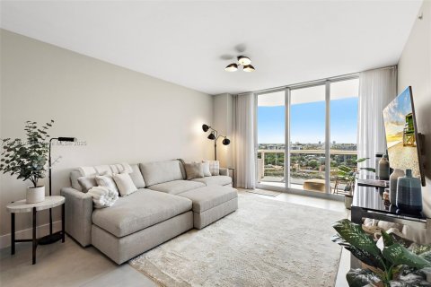 Condo in Surfside, Florida, 2 bedrooms  № 1864256 - photo 9