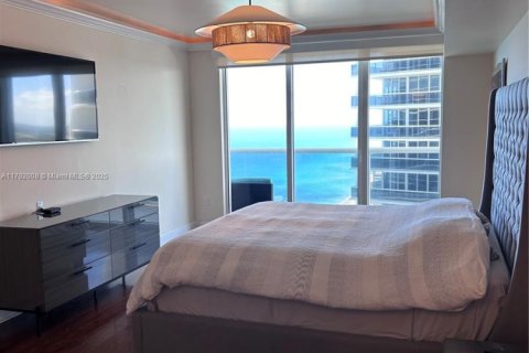 Condominio en alquiler en Hallandale Beach, Florida, 2 dormitorios, 135.45 m2 № 1937691 - foto 7
