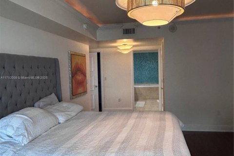 Condominio en alquiler en Hallandale Beach, Florida, 2 dormitorios, 135.45 m2 № 1937691 - foto 8