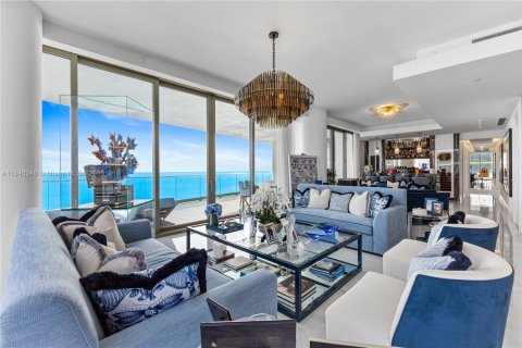 Condo in Sunny Isles Beach, Florida, 6 bedrooms  № 1830183 - photo 7