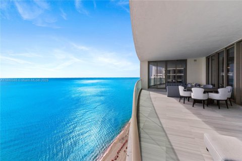 Condo in Sunny Isles Beach, Florida, 6 bedrooms  № 1830183 - photo 25