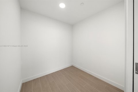 Купить кондоминиум в Майами-Бич, Флорида 2 спальни, № 1962263 - фото 17