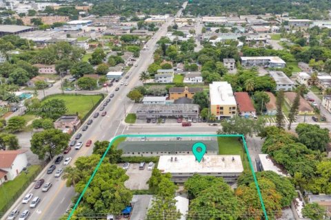 Propiedad comercial en venta en Miami, Florida, 412.21 m2 № 1892010 - foto 3
