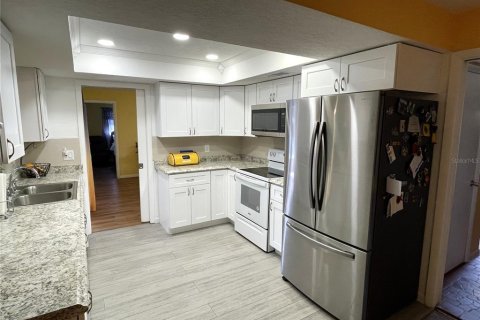 Casa en venta en Saint Petersburg, Florida, 3 dormitorios, 158.58 m2 № 2344823 - foto 9