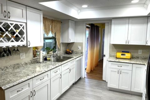 Casa en venta en Saint Petersburg, Florida, 3 dormitorios, 158.58 m2 № 2344823 - foto 4
