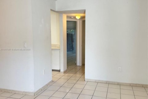 Adosado en venta en Cutler Bay, Florida, 4 dormitorios, 114.18 m2 № 1972170 - foto 26