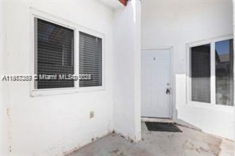 Adosado en venta en Cutler Bay, Florida, 4 dormitorios, 114.18 m2 № 1972170 - foto 6