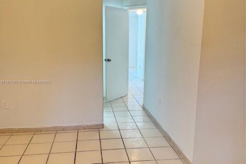 Adosado en venta en Cutler Bay, Florida, 4 dormitorios, 114.18 m2 № 1972170 - foto 21