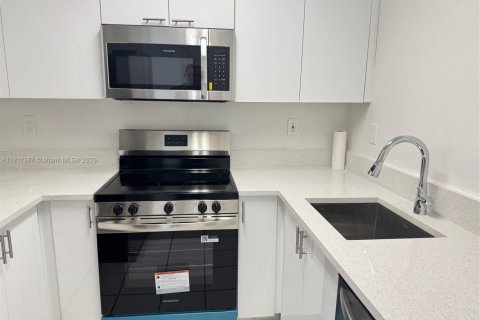 Adosado en venta en Cutler Bay, Florida, 4 dormitorios, 114.18 m2 № 1972170 - foto 7