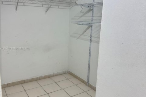 Adosado en venta en Cutler Bay, Florida, 4 dormitorios, 114.18 m2 № 1972170 - foto 22