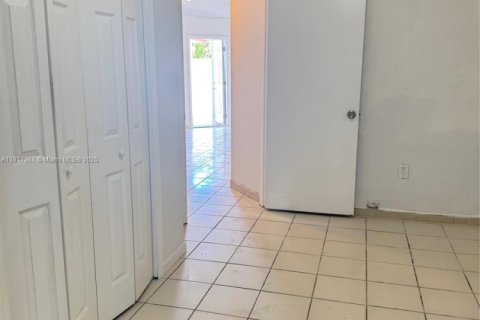 Adosado en venta en Cutler Bay, Florida, 4 dormitorios, 114.18 m2 № 1972170 - foto 24