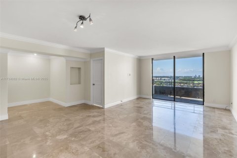 Condominio en venta en Hallandale Beach, Florida, 2 dormitorios, 130.06 m2 № 1487742 - foto 17