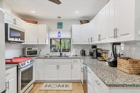 Copropriété à vendre à Bradenton, Floride: 2 chambres, 116.03 m2 № 1776603 - photo 11