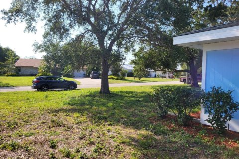 House in Port St. Lucie, Florida 3 bedrooms, 142.42 sq.m. № 2154183 - photo 3