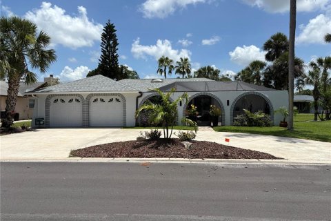 Casa en New Port Richey, Florida 3 dormitorios, 175.12 m2 № 2225719
