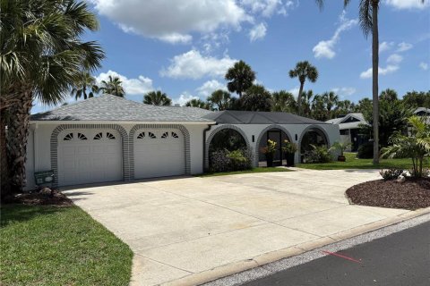 Casa en venta en New Port Richey, Florida, 3 dormitorios, 175.12 m2 № 2225719 - foto 2