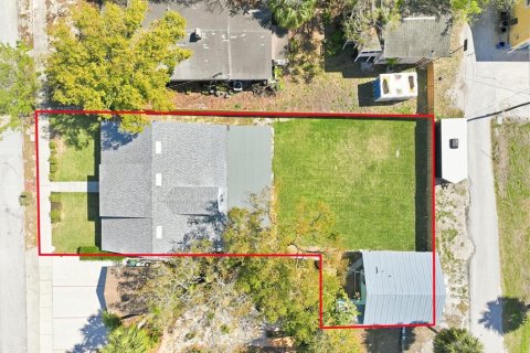 House in Tarpon Springs, Florida 5 bedrooms, 185.8 sq.m. № 2150253 - photo 2
