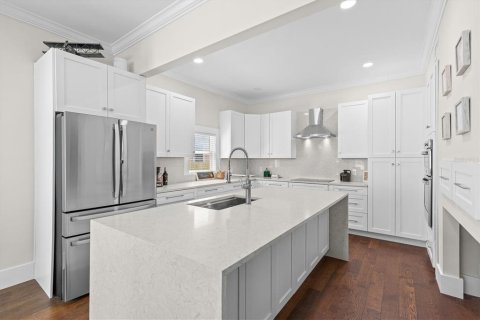 House in Tarpon Springs, Florida 5 bedrooms, 185.8 sq.m. № 2150253 - photo 7