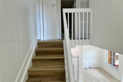 Touwnhouse à louer à Doral, Floride: 3 chambres, 112.41 m2 № 2012077 - photo 10